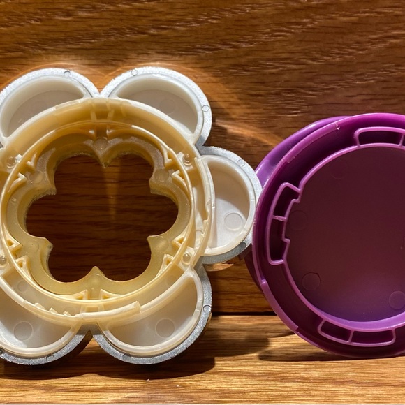 Bath And Body Works Purple Bling Flower Visor Clip.    PRE-OWNED - Picture 6 of 6